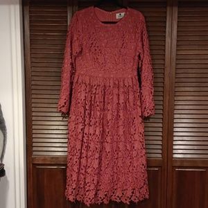 Dainty jewells Lace overlay dress